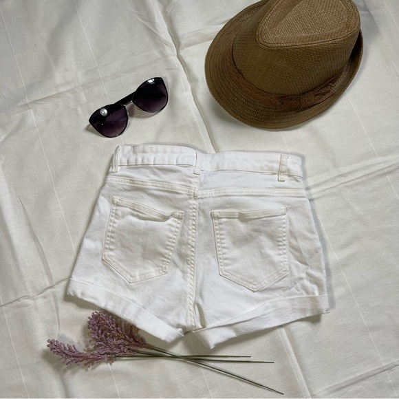 ♻️DISPONIBLE ♻️
✨🍂PRE-LOVED H&M Short🍂✨ - Picture 5 of 7